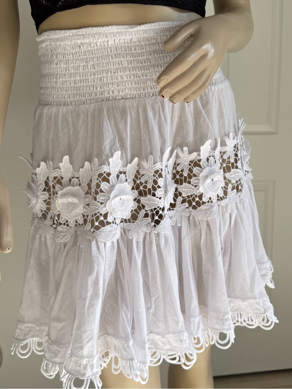 Antica Sartoria by Giacomo Cinque White lace appliqué skirt
